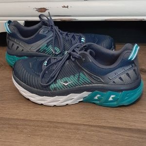 Womens Hoka One Arahi 2